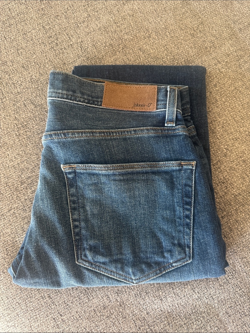 johnnie-O Medium Wash Blue Denim Jeans NWT 30 x 32